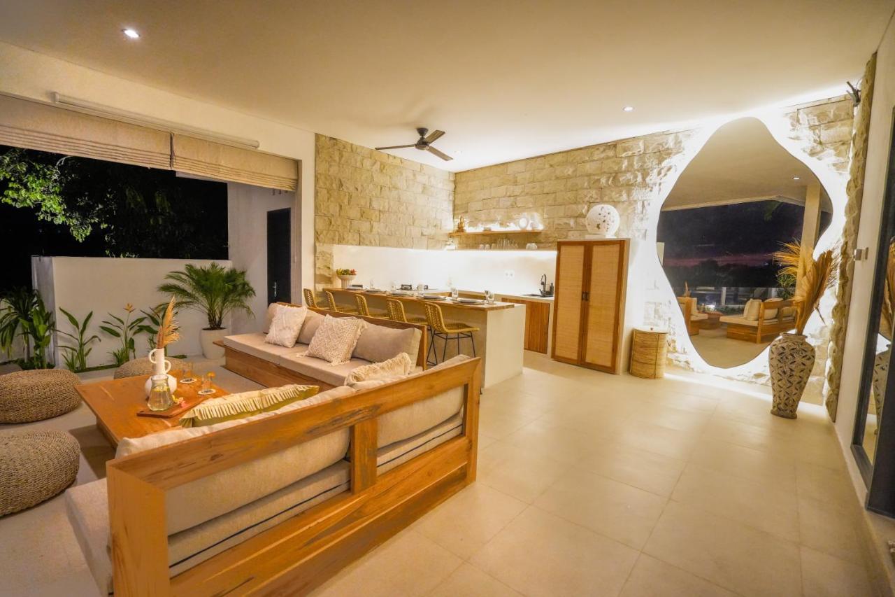 Villa Santorini Sunset New 4 Bedroom With Beautiful Rice Paddy View And A Large Pool Canggu