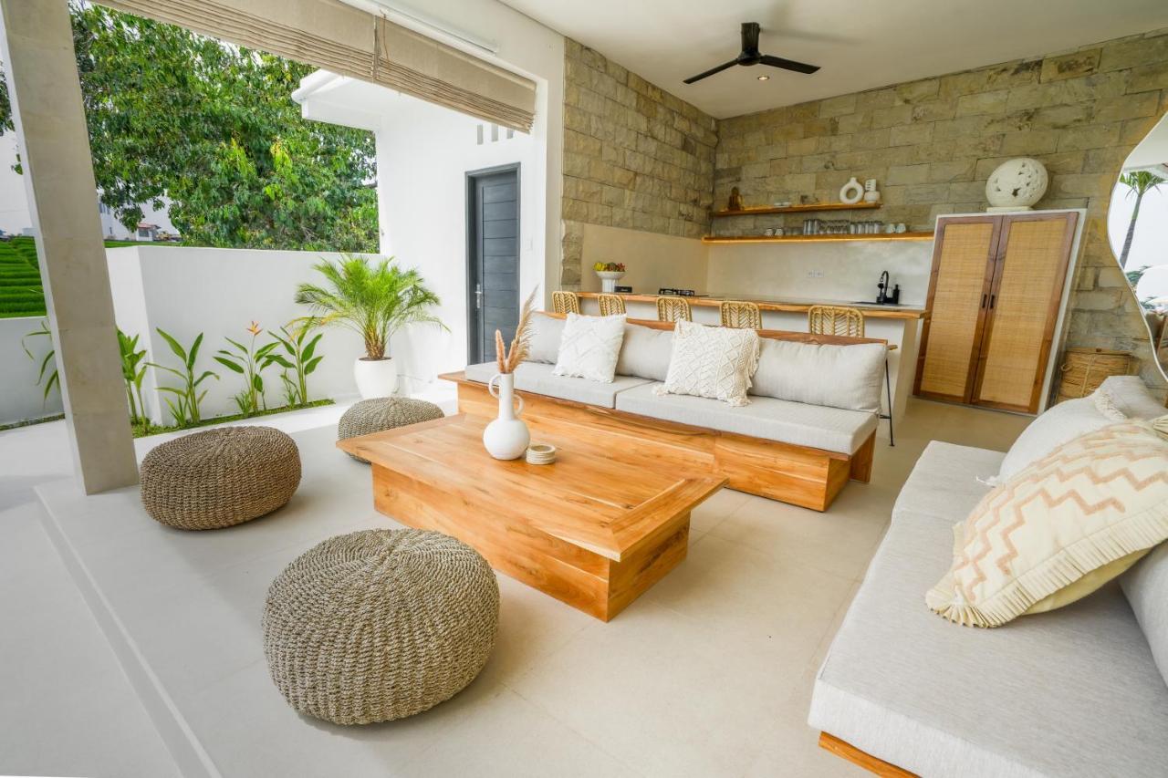 Santorini Sunset New 4 Bedroom With Beautiful Rice Paddy View And A Large Pool विला