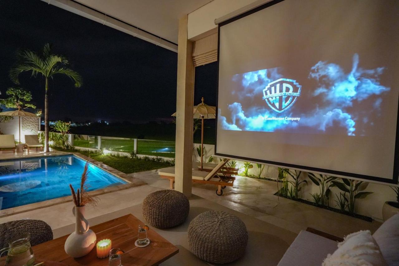 Santorini Sunset New 4 Bedroom With Beautiful Rice Paddy View And A Large Pool विला Canggu (Bali)
