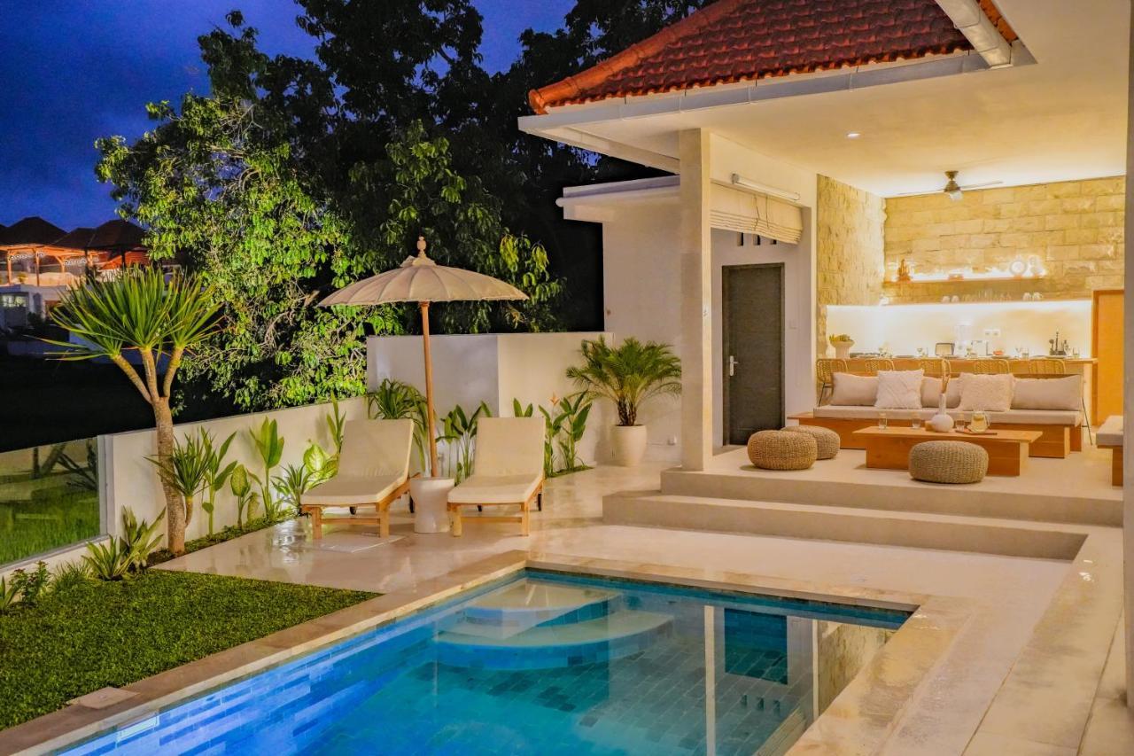 Santorini Sunset New 4 Bedroom With Beautiful Rice Paddy View And A Large Pool * Canggu