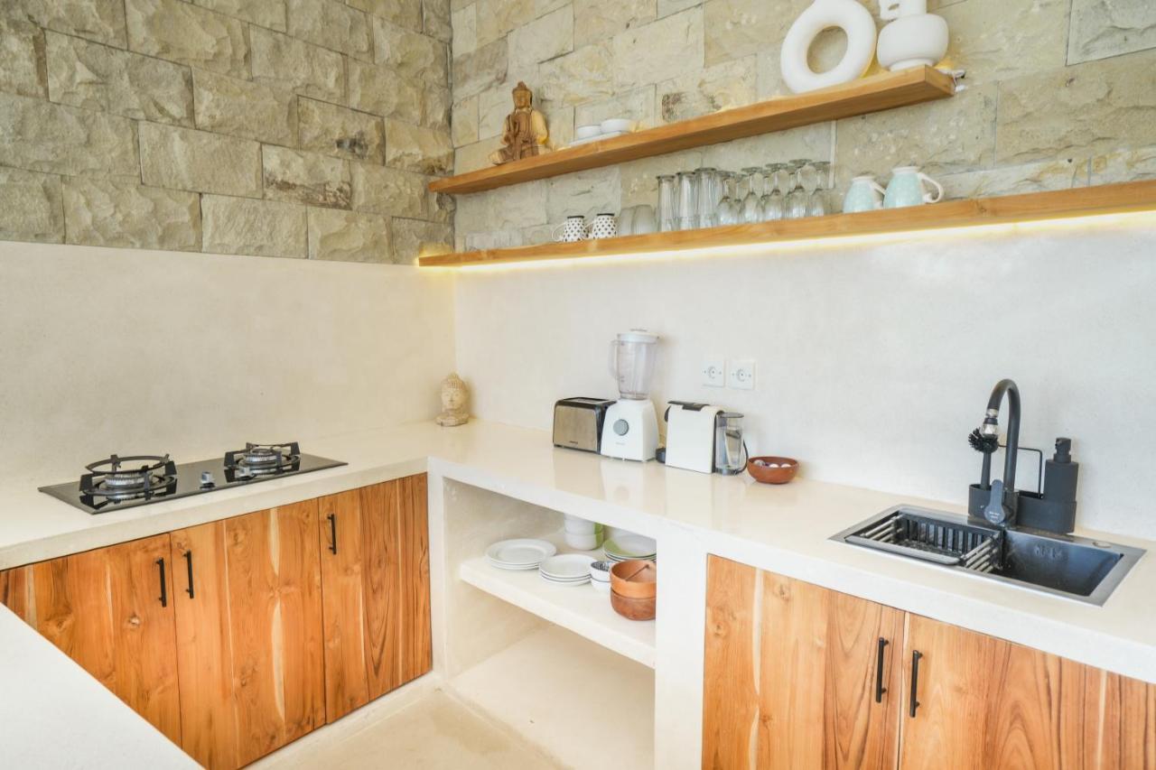 Santorini Sunset New 4 Bedroom With Beautiful Rice Paddy View And A Large Pool Canggu